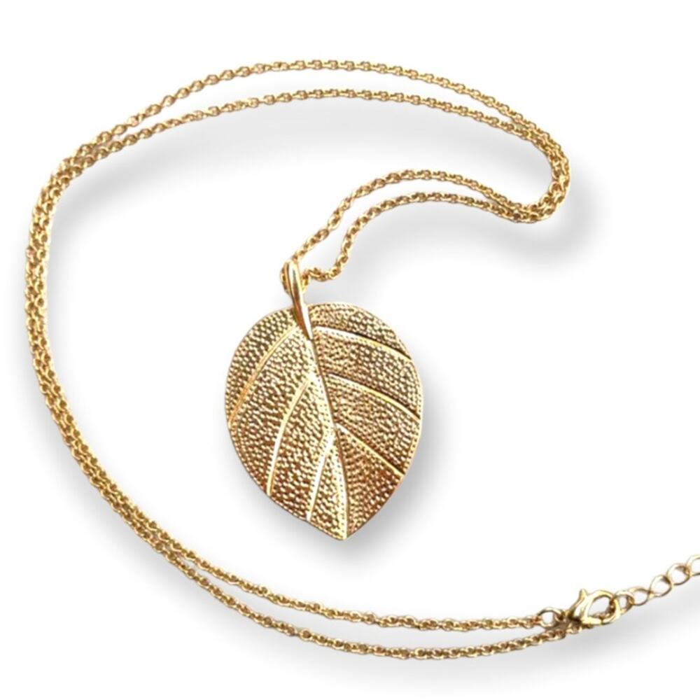 Golden leaf gold tone necklace